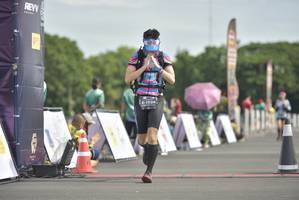 BIB: 1028
                            <button type="button" onclick="openModal(4945243)" class="btn btn-primary btn-sm float-right btn-popup" data-toggle="modal" data-target=".modal-high-quality">
                        <i class="fas fa-shopping-cart"></i> Add to Cart
                    </button>
                                            <button type="button" onclick="isThisMe(4945243, true)" class="btn btn-success btn-sm float-right btn-popup btn-isme hidden" data-toggle="tooltip" data-placement="bottom" title="นี่คือรูปของคุณใช่ไหม คลิกที่นี่เพื่อเอาเข้าอัลบั้ม">
                        <i class="fas fa-plus"></i> Add to album
                    </button>
                    <button type="button" onclick="isThisMe(4945243, false)" class="btn btn-warning btn-sm float-right btn-popup btn-isnotme hidden">
                        <i class="fas fa-ban"></i> Remove from album
                    </button>